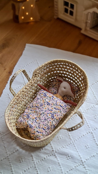 Set Puppenbett mit Bettwäsche